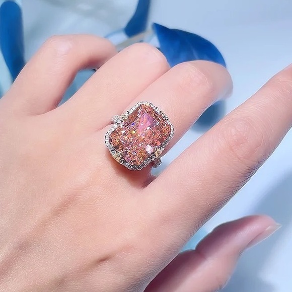 6.84 Sapphire Ring - Picture 6 of 13